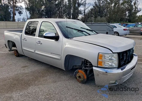 2013 Chevrolet Silverado C1500 Lt z USA, uszkodzony, nr VIN 3GCPCSE09DG160700